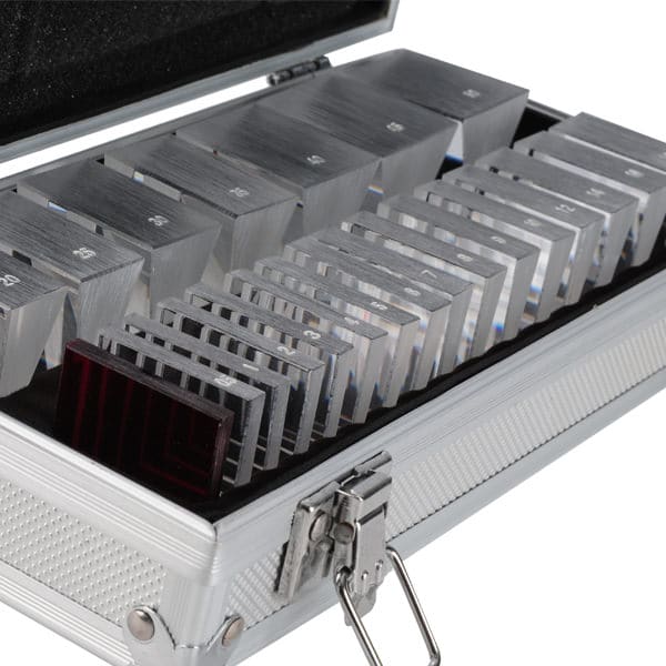 PB-2400 Caja de 23 prismas oftalmicos Luxvision en estuche de aluminio 4 PB-2400 Caja de 23 prismas oftalmicos Luxvision en estuche de aluminio-1883